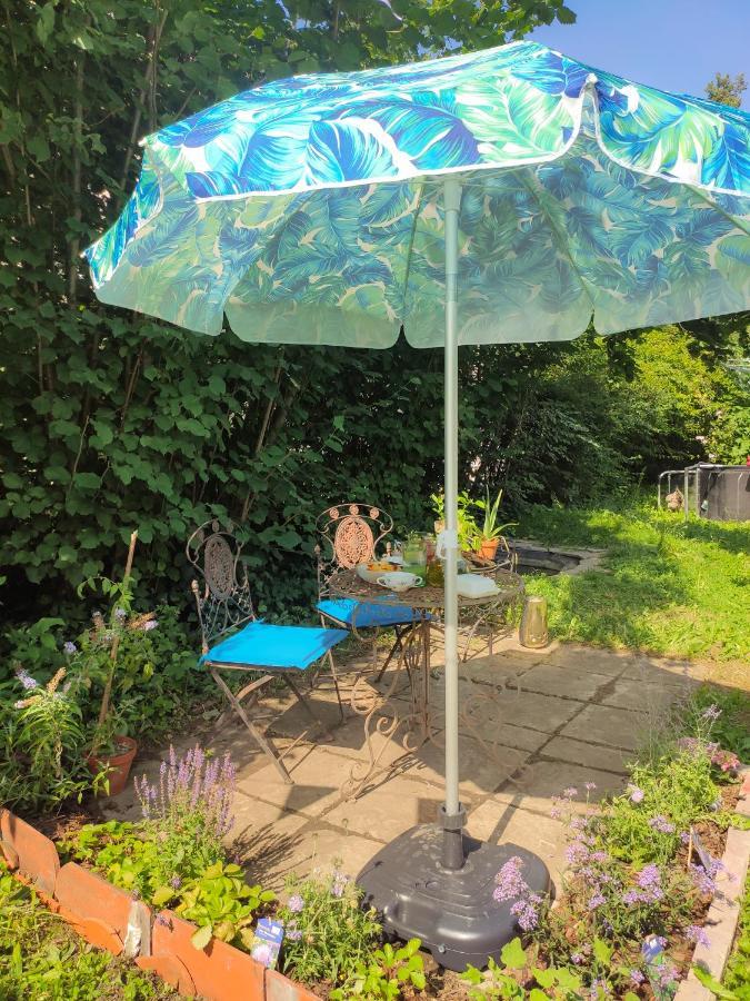 Modernes Am Park Mit Garten, Huehner & Enten Homestay Munich