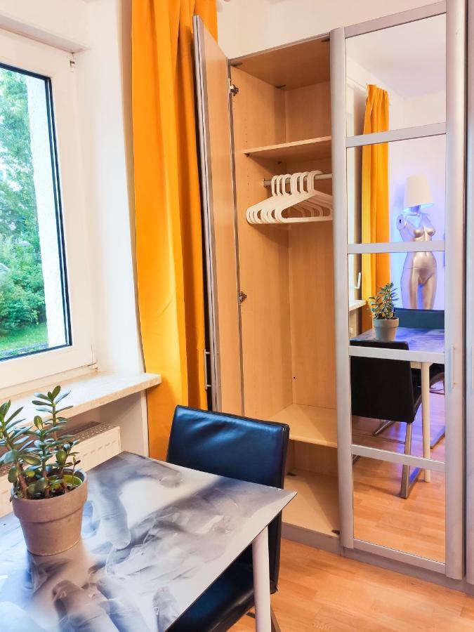 Modernes Am Park Mit Garten, Huehner & Enten Homestay *