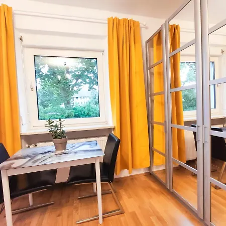 Modernes Zimmer Am Park Mit Garten, Huehner & Enten Munich Exterior photo