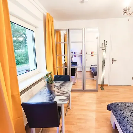 Modernes Zimmer Am Park Mit Garten, Huehner & Enten Munich Exterior photo